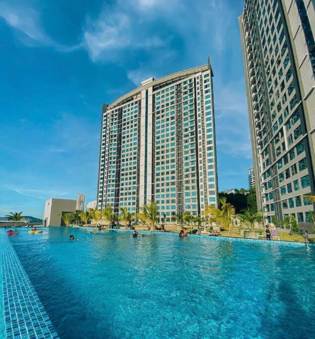 קוטה קינבלו Sea&Pool View Stunning Homestay, Wifi, Netflix Near Malls, Jetty, Convenient Stores מראה חיצוני תמונה